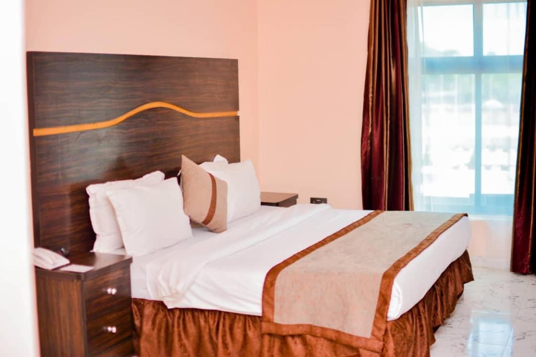 Wetland Hotel Ughelli Zewnętrze zdjęcie